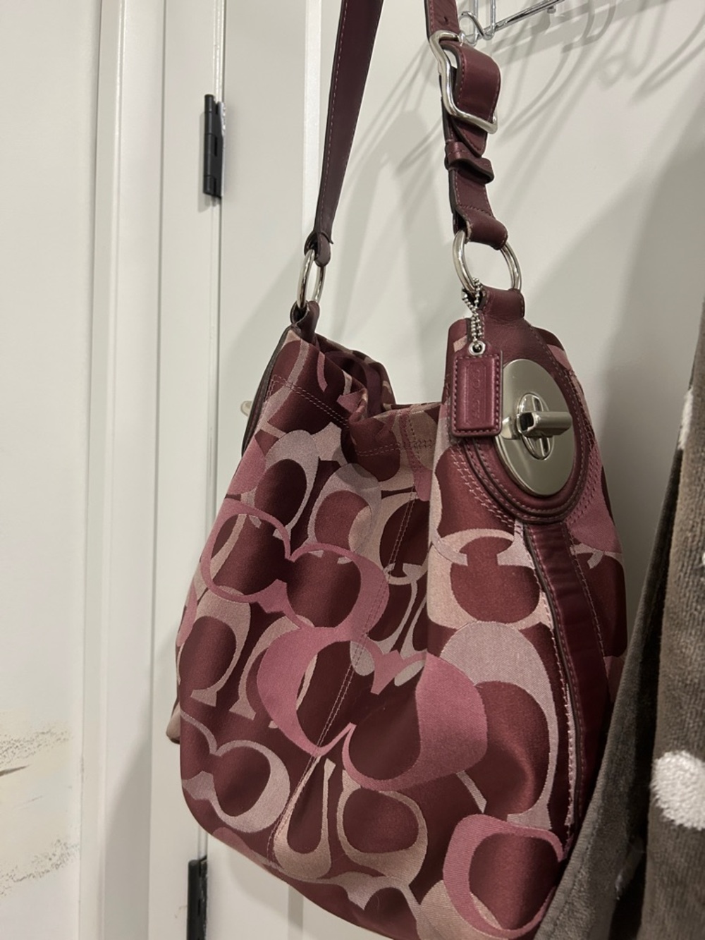 2010 COACH Penelope Optic Signature Hobo Bag - Picture 5 of 16